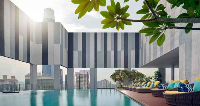 สระว่ายน้ำ Pan Pacific Serviced Suites Kuala Lumpur