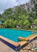 SWIMMING_POOL Ingthara Resort