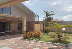 Luar Bangunan 5 EXPRESS O 91708 Rumah Sriwijaya 12a Syariah