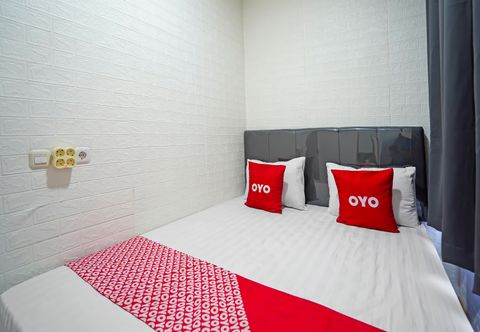 Bedroom OYO 91727 Luxury Homestay Sidoarjo