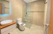 In-room Bathroom 6 Papito Hotel Pangandaran