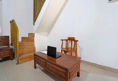 Lobby 5 OYO 91743 Choirul Residence