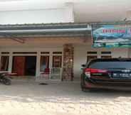 Exterior 5 EXPRESS O 91722 Home Stay Dan Sewa Mobil Jhon's Family