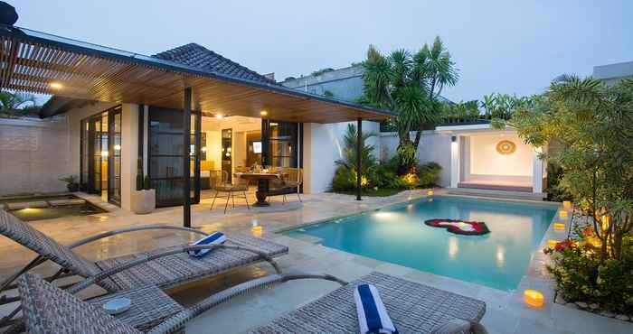 Swimming Pool The Kons Villa Seminyak