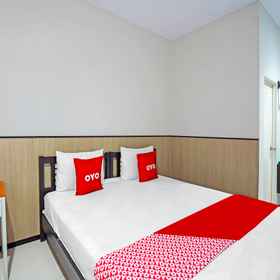 Bedroom 1 Hotel O Anugerah, Hotel Fakultas Syariah UIN KHAS Jember