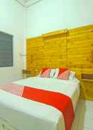 BEDROOM OYO 91730 De' Mande Homestay Syariah