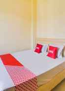 BEDROOM OYO 91755 Priska Kost Dan Homestay