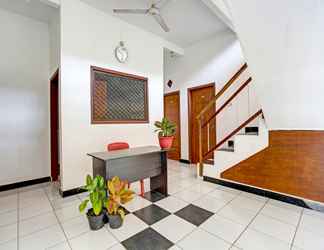 Lobi 2 OYO 91773 Ab Homestay 