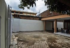 Bangunan 6 OYO 91776 Bina Family Homestay