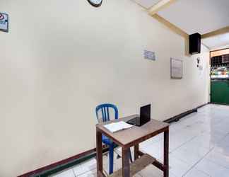 Lobby 2 OYO 91774 Kost Nusantara Sidoarjo Syariah