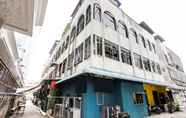 Bangunan 2 SPOT ON 91781 Solo Baru Homestay Syariah