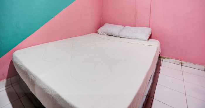 Kamar Tidur SPOT ON 91781 Solo Baru Homestay Syariah