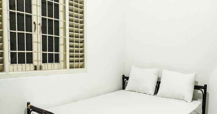 Kamar Tidur SPOT ON 91787 Lyla Villa Manggar Beach