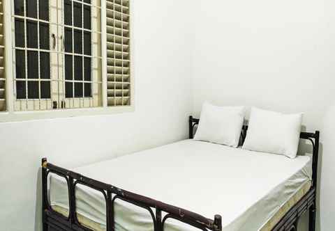 Kamar Tidur SPOT ON 91787 Lyla Villa Manggar Beach