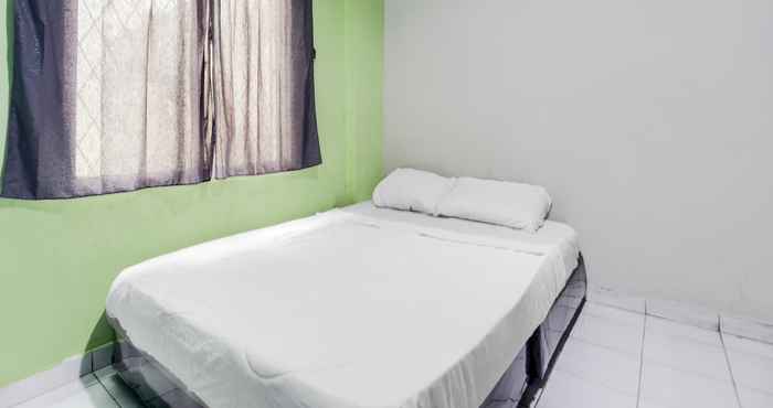 Kamar Tidur SPOT ON 91792 Solo Baru 2 Homestay Syariah