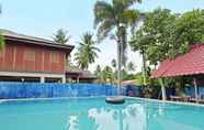 Kolam Renang 5 Capital O 90664 Rabi Hotel