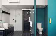 Toilet Kamar 7 GO! Hotel Bowin at Robinson Lifestyle Bowin