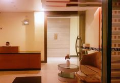 Lobby 7 Del's Condotel across NAIA Terminal 3