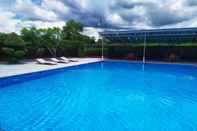 Swimming Pool The Grans Lahat