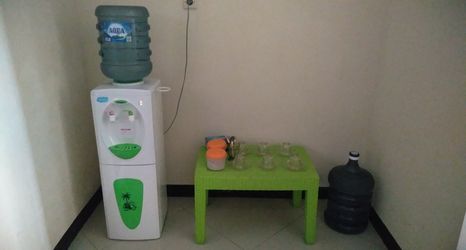 ロビー 2 TATA LALA