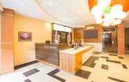 Sảnh chờ 2 Life Hotel Sudirman Surabaya