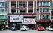 Bên ngoài 4 Mr J Hotel Wakaf Che Yeh 2A