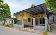 Bangunan 2 SPOT ON 91869 Insan Mulia Kost Syariah