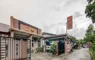 Bangunan 4 SPOT ON 91875 Nayla Homestay Syariah