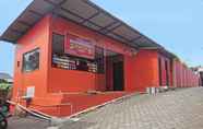 Exterior 4 SPOT ON 91860 Amazon Homestay Syariah 2