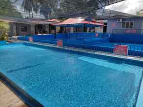 Kolam Renang 4 OYO Home 90554 Norfa Camp House