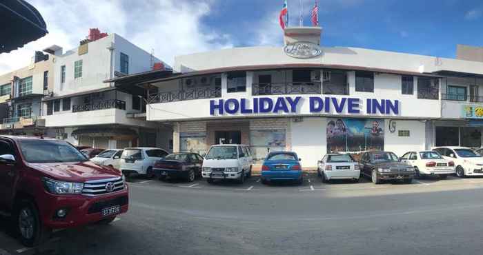 Bangunan OYO 90576 Holiday Dive Inn
