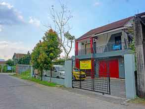 Exterior 4 SPOT ON 91896 Kost Bu Dewi Syariah