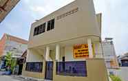 Bangunan 5 SPOT ON 91891 B41m Residence Syariah