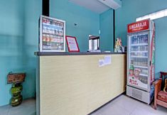 Lobby 6 OYO 91819 Larich Guest House