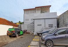 Exterior 3 OYO 91819 Larich Guest House