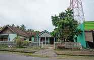 Luar Bangunan 2 SPOT ON 91910 Arfan House