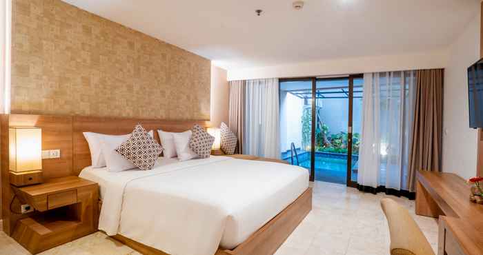 Kamar Tidur Cross Vibe Paasha Atelier Bali Kuta managed by Cross Hotels & Resorts