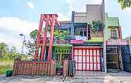 Luar Bangunan 4 OYO 91690 Moza Guest House