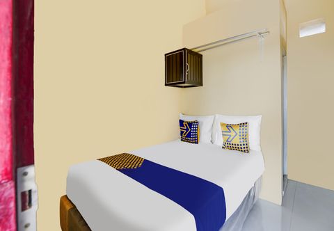 Bedroom Hotel O Kost 2 Putra Syariah