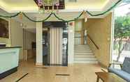 Lobi 6 Super OYO Townhouse OAK Ideals Hotel