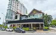 Bangunan 5 Super OYO Townhouse OAK Ideals Hotel