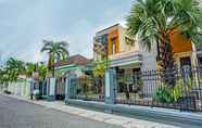 Exterior 4  OYO Life 91814 Griya Asoka Syariah