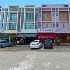 Exterior / Building 1 RS Hotel Desa Cemerlang Johor Jaya, OCBC Bank | Taman Molek Hotels