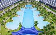 Kolam Renang 4 The Empyrean Cam Ranh Beach Resort