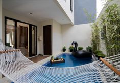 Swimming Pool 3 Villa Arendelle Batu