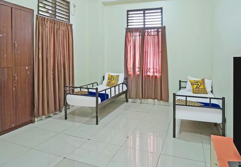Bedroom SPOT ON 91956 Kost Titian Zaman