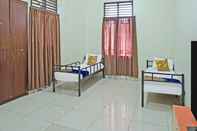 Kamar Tidur SPOT ON 91956 Kost Titian Zaman