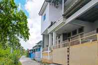 ภายนอกอาคาร SPOT ON 91958 Flamboyan 25 Homestay Syariah