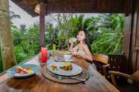 Bar, Kafe, dan Lounge Iyume Villa