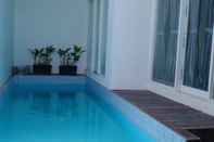 Swimming Pool kamanda residence